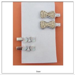 🆕💇🏻♀️AUCTION PRICE👩🏻⚖️Pretty Hair Clips in Cream